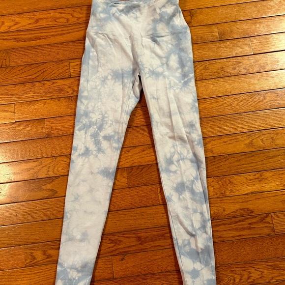 Yoga leggings by VS Pink - Picture 2 of 6